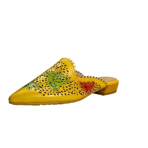 L’artiste by Spring Step Galatina yellow mules / slides. - Picture 2 of 8